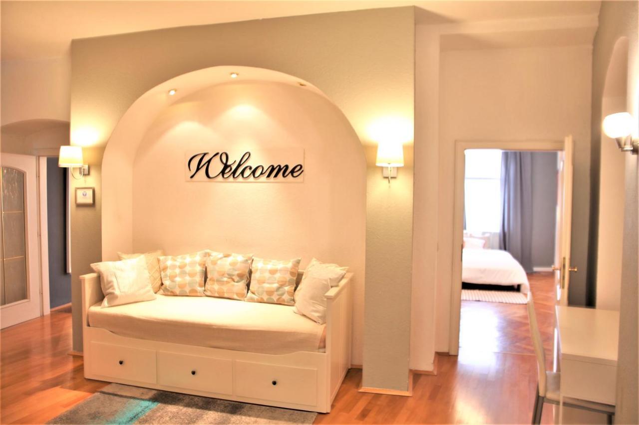 Spacious Apartment In The Heart Of インスブルック エクステリア 写真