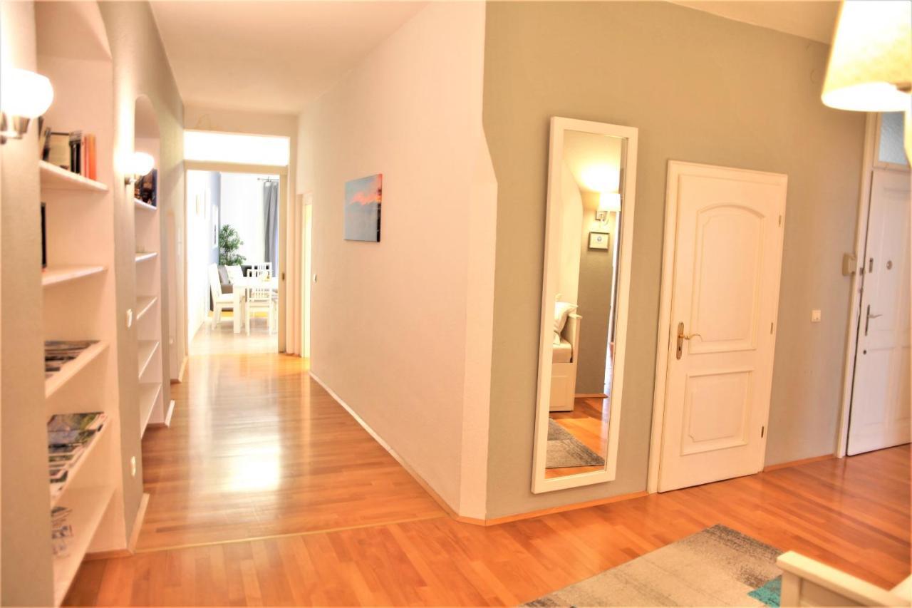 Spacious Apartment In The Heart Of インスブルック エクステリア 写真