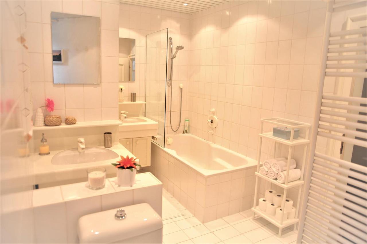 Spacious Apartment In The Heart Of インスブルック エクステリア 写真